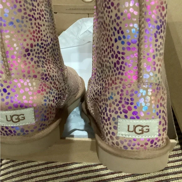 UGG kids classic boots brand new